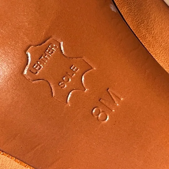 Tory Burch 🔥🔥🔥Rich Tan Leather Leopard Print accent pumps - Picture 6 of 12